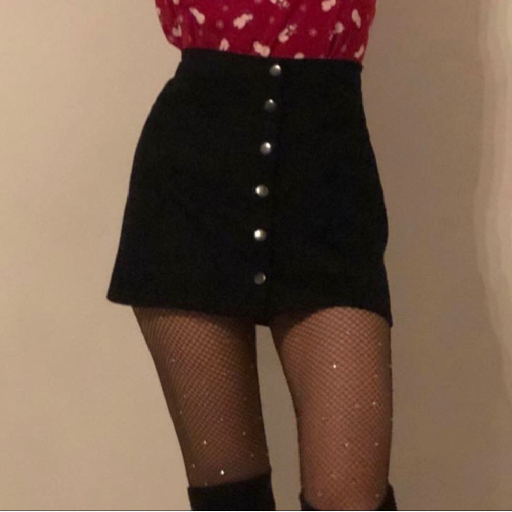 Size 00 black suede skirt